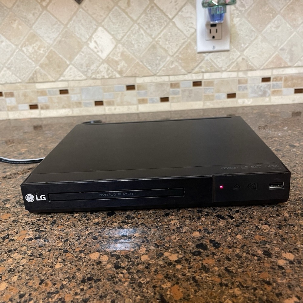 LG DVD Blu-ray Player Black DP132 - NO REMOTE OR CABLES‎